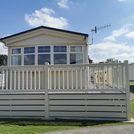 Tranquil 6 Berth Luxury Holiday Home Chichester Exterior foto
