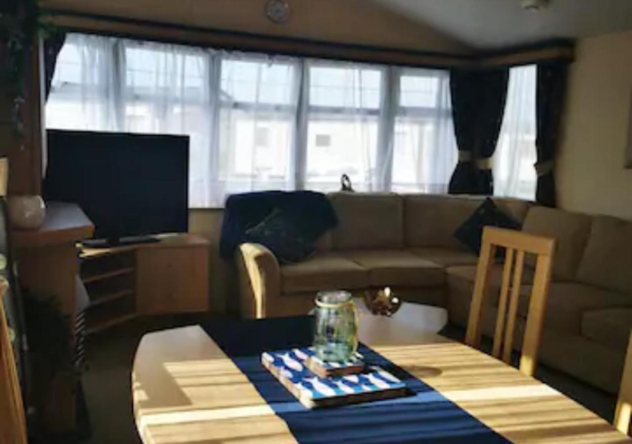 Tranquil 6 Berth Luxury Holiday Home Chichester Exterior foto